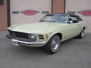 1970-Ford-Mustang-Low-Mileage-All-Original-07