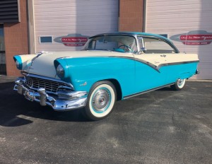 1956 Ford Fairlane Victoria - 1