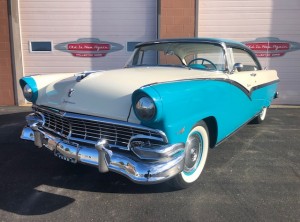 1956 Ford Fairlane Victoria - 3